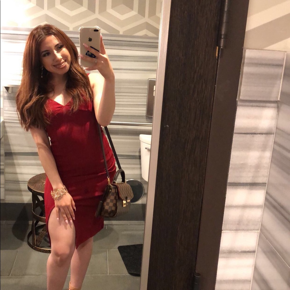 Dress - Picture 2 of 2